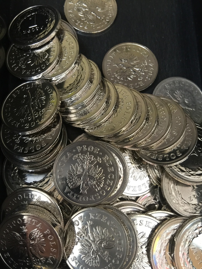 圆形银币、保险箱、货币、货币、支付、金融、黄金、赚钱