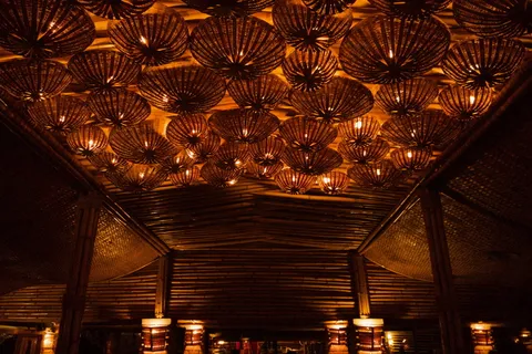 印度，浦那，索拉普尔-浦那公路，内部，设计，屋顶，背光，温暖