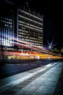 建筑、建筑、城市、市中心、光线条纹、长时间曝光、夜晚、道路