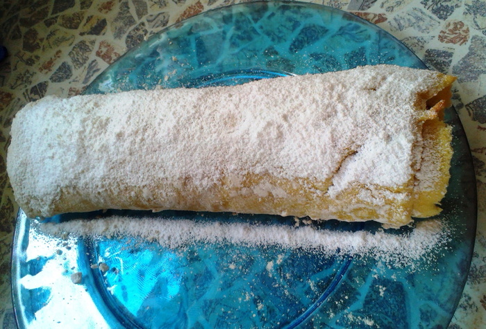 海绵蛋糕面包，金棕色，白糖粉，食品和饮料，食品，面包，特写，静物画