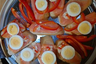 三文鱼包，美味，小吃，冷餐，自助餐，晚餐，面包，鸡蛋