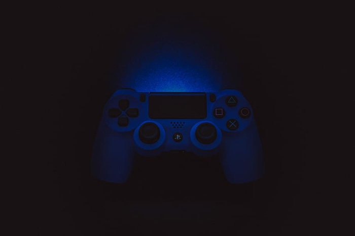 索尼DualShock 4的剪影摄影