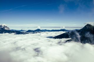 蓝色、天空、云、山、山峰、顶峰、户外、景观