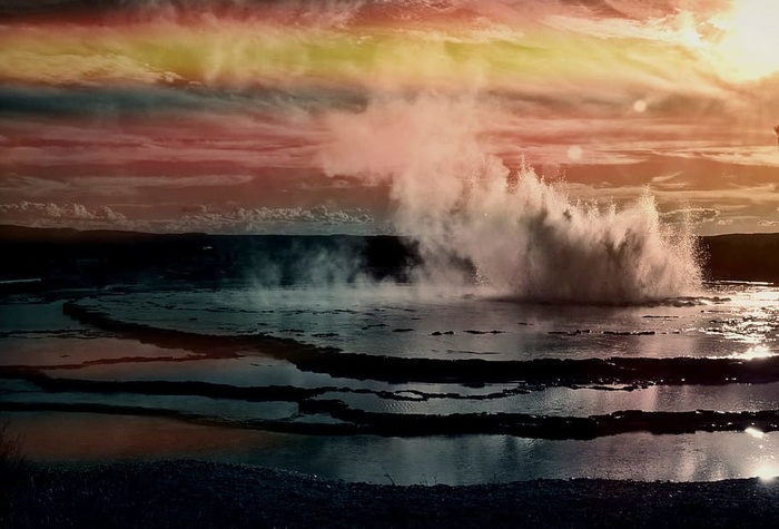 水间歇泉，多云，天空，黄石国家公园，间歇泉，美国，自然