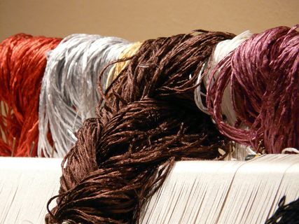 羊毛、丝绸、地毯编织中心、打结、地毯、室内、特写、无人