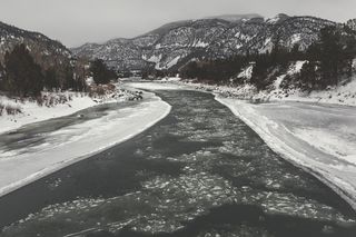 冰冻的河流，圣诞场景，冬天场景，场景，安静的地方，安静，禅宗，幸福