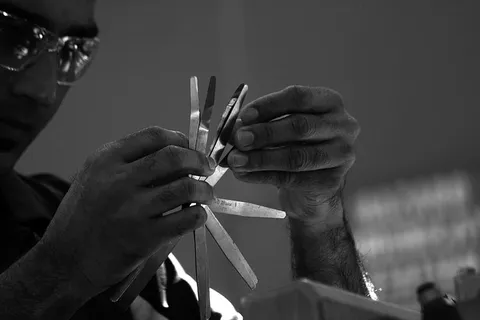 人员、手持、切割、工具、技术、工具、机械、汽车 人员、手持、切割、工具、技术、工具、机械、汽车