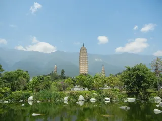 云南大理，云南三塔寺，建筑，倒影，旅游目的地，天空