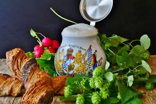 啤酒，啤酒杯，面包，零食，烘焙食品，萝卜，啤酒花，巴伐利亚