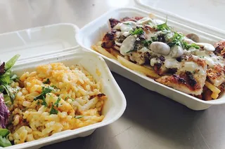 烤、肉、酱、蒸米饭、两份、一餐、长方形、盒装