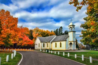 树，秋天，户外，建筑，秋天，教堂，天空，加拿大