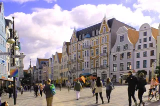 道路、立面、人、建筑、市中心、房屋、历史、旧建筑