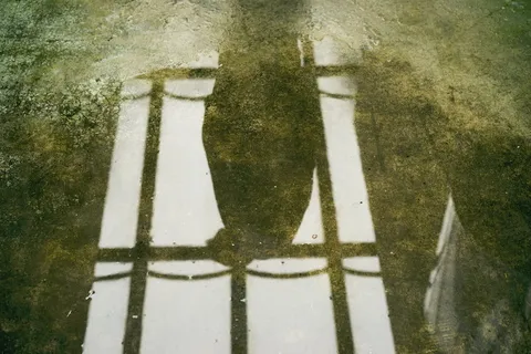 选择性、聚焦摄影、阴影、石头、地板、水、水坑、反射 选择性、聚焦摄影、阴影、石头、地板、水、水坑、反射