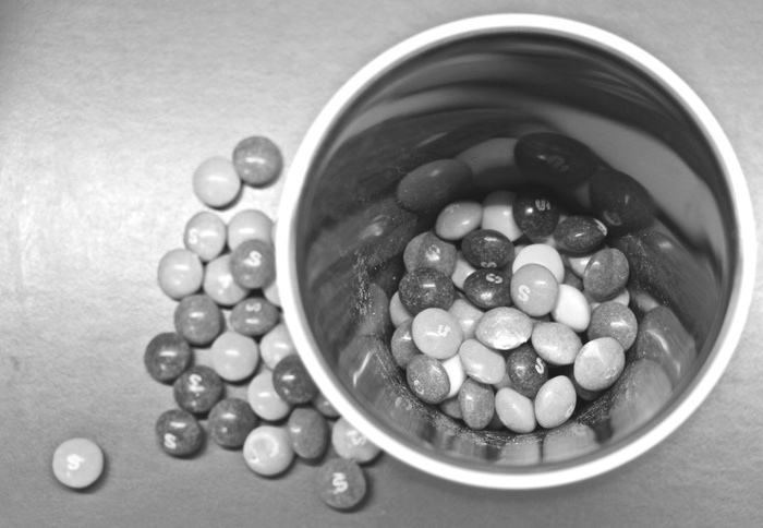 Smarties、糖果、黑白、食物、特写、无人、食物和饮料、大型对象