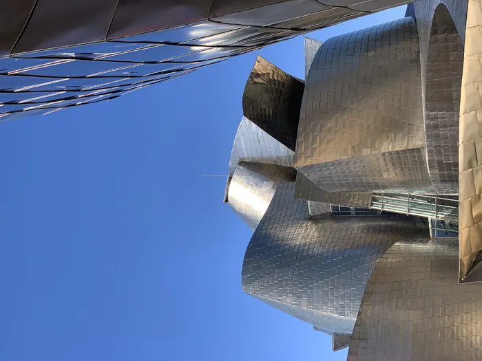 灰色混凝土建筑，建筑，建筑，办公楼，abandoibarra etorb。，西班牙，比尔博，城镇