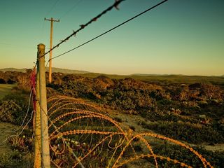 美国，蒙特利县，奥德堡国家纪念碑，山脉，丘陵，*海岸，日落，铁丝网