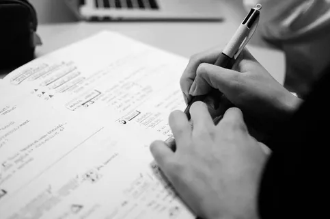 笔记、笔记本、涂鸦、笔、纸、artoboard、线框、人手