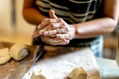 人手,手,准备,一个人,食物,,食物和饮料,面团 人手,手,准备,一个人,食物,,食物和饮料,面团