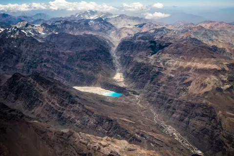 山脉鸟瞰图 山脉鸟瞰图