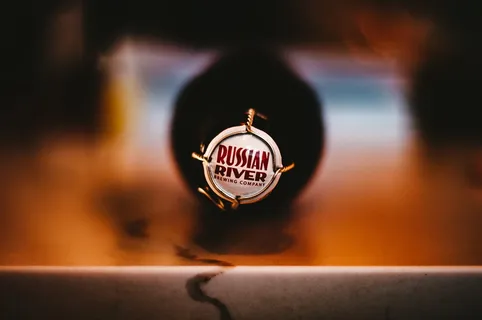 美国，圣罗莎，俄罗斯河酿造公司，周五，啤酒，俄罗斯河，室内，特写