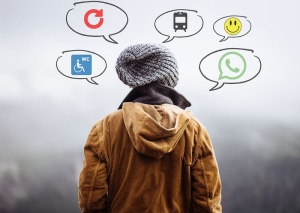 人，站立，穿着，棕色，连帽衫，人类，思想，在思想中