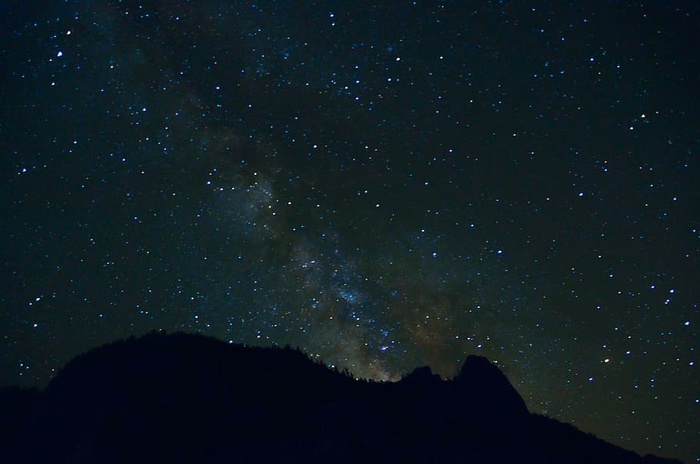 星星，山脉，夜晚，黑暗，天空，星系，轮廓，恒星空间