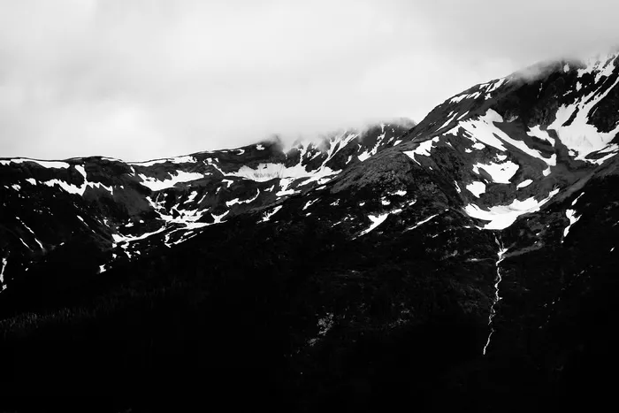 灰度摄影，雪，山，自然，雪，烟，霾，雾