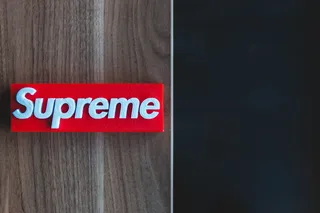 红白Supreme标志截图