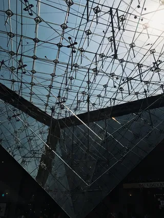 法国，巴黎，卢浮宫博物馆，建筑，建筑结构，低视角，无人，天空