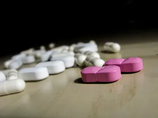 维生素, 膳食补充剂, 胶囊, 片剂, 白, 关闭, 医药, 粉色