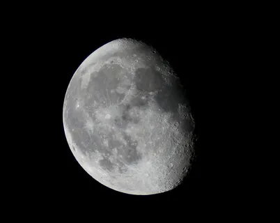 月亮、月亮、夜晚、天空、天文学、太空、月光、宇宙的照片 月亮、月亮、夜晚、天空、天文学、太空、月光、宇宙的照片