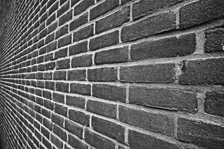 灰色混凝土表面、砖墙、砌砖、墙体、接缝、砂浆、水泥、砌体