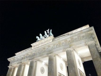 低角度摄影、白色、混凝土、纪念碑、米色、雕塑、建筑