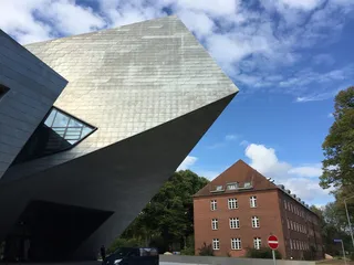 丹尼尔·利伯斯金（DanielLibeskind），建筑，现代，吕内堡，大学，辉煌，气势，对比