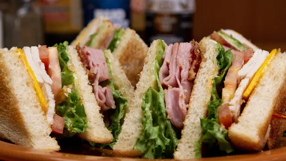 俱乐部三明治,三明治,午餐,面包,美味,食物和饮料,食物,健康饮食 俱乐部三明治,三明治,午餐,面包,美味,食物和饮料,食物,健康饮食