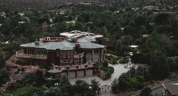 美国，塞多纳，圣十字架教堂，森林，房屋，山脉，自然，树木