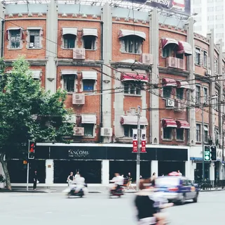 人,步行,街道,红色,建筑,街道,城市,运动 人,步行,街道,红色,建筑,街道,城市,运动