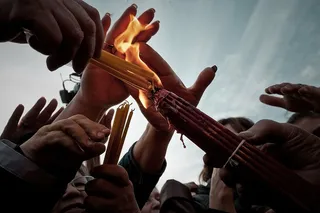 蜡烛，人群，手指，火，火焰，团体，手，人们