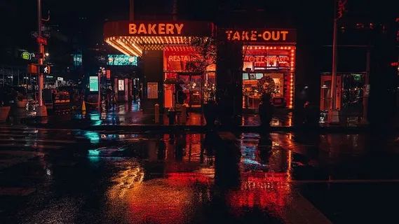 晚上的面包店招牌 晚上的面包店招牌
