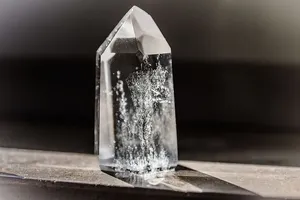 石英晶体，水晶，岩石晶体，矿物，治疗石，宝石，透明，反射