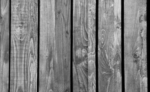 木托盘的灰度照片