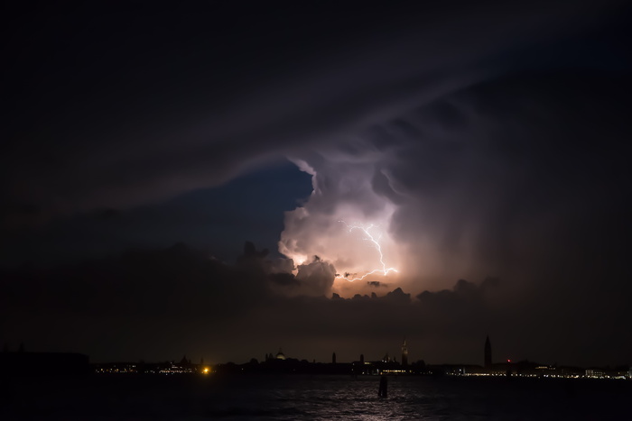 黑暗、夜晚、云朵、天空、闪电、风暴、海洋、海洋
