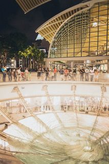 混凝土建筑中的人员