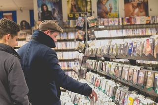 朴茨茅斯，美国，音乐商店，时髦人士，年轻人，CD，旧技术，技术