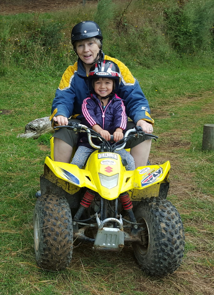 fun，quadbike，新西兰，儿童，男性，肖像，童年，男性