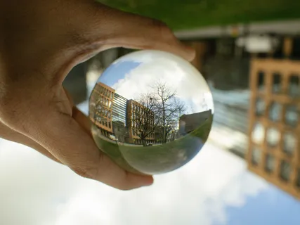 加拿大,温哥华,不列颠哥伦比亚大学,lensball,perspective,glass,glass ball,crystal 加拿大,温哥华,不列颠哥伦比亚大学,lensball,perspective,glass,glass ball,crystal
