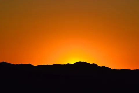 轮廓、橙色、自然之美、天空、风景-自然、山脉、宁静、日落 轮廓、橙色、自然之美、天空、风景-自然、山脉、宁静、日落