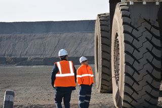 采矿、卡车、煤矿、帽子、后视图、男人、衣服、工作