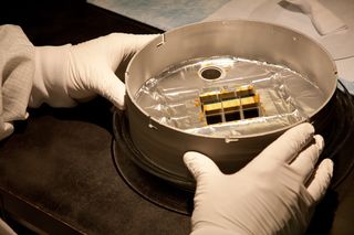 高科技、科学、先进、未来、手工、高科技、创新、产业