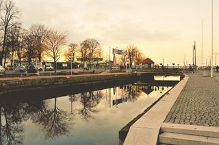 乌贼墨，照片，小溪，桥梁，建筑，建筑，基础设施，城市